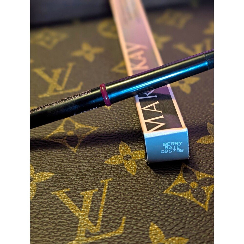 Mary Kay Berry Lip LinerPencil Shade Berry, MPN 085799